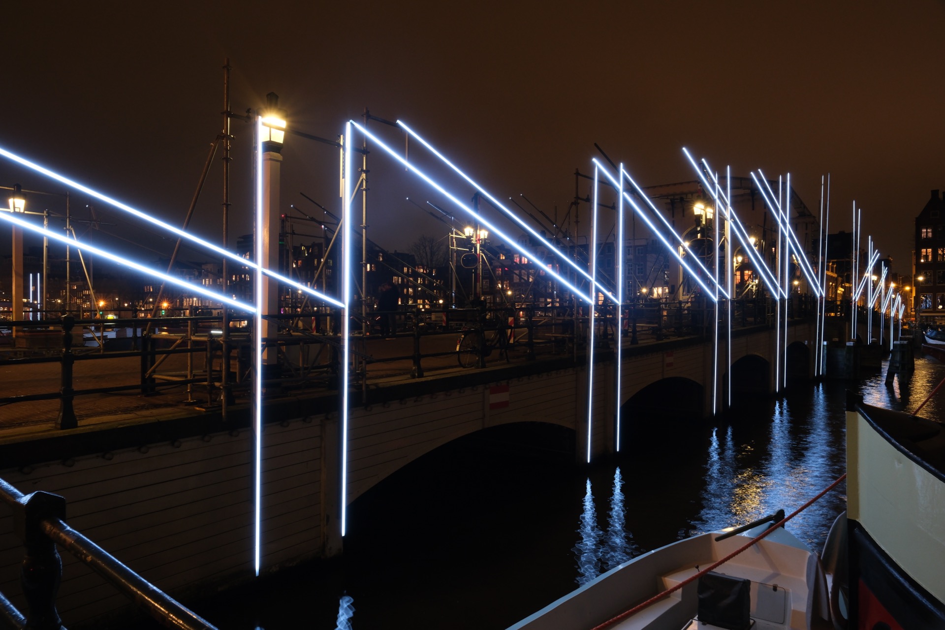 Peter Vink, Bridge 242, 2022, site-specific light installation, Steel, Aluminium strips, LED strips, dimmers, Amsterdam, the Netherlands, Edition 11